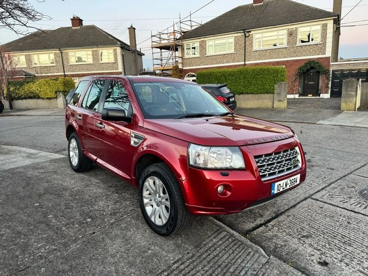 2010 Land Rover Freelander - Image 1
