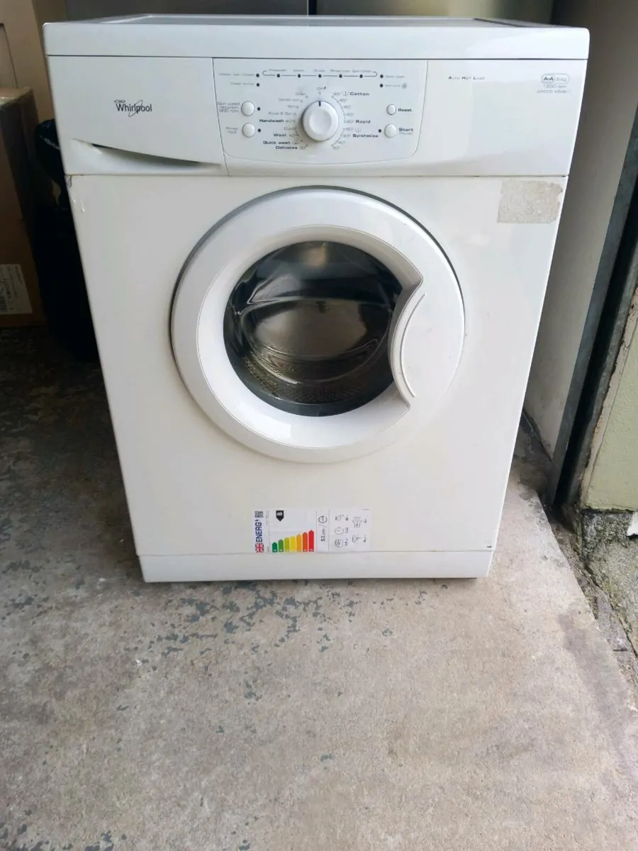 Whirlpool 7kg washing machine - Image 1