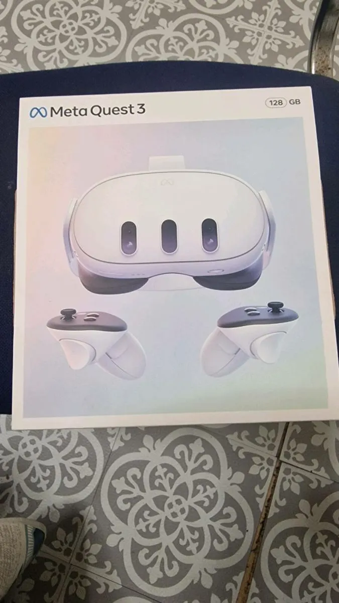 META QUEST 3 / 128GB - Image 1
