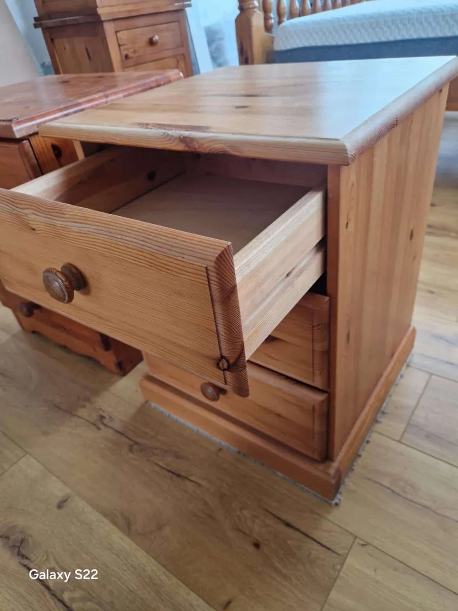 Locker x2 €80 - Image 2