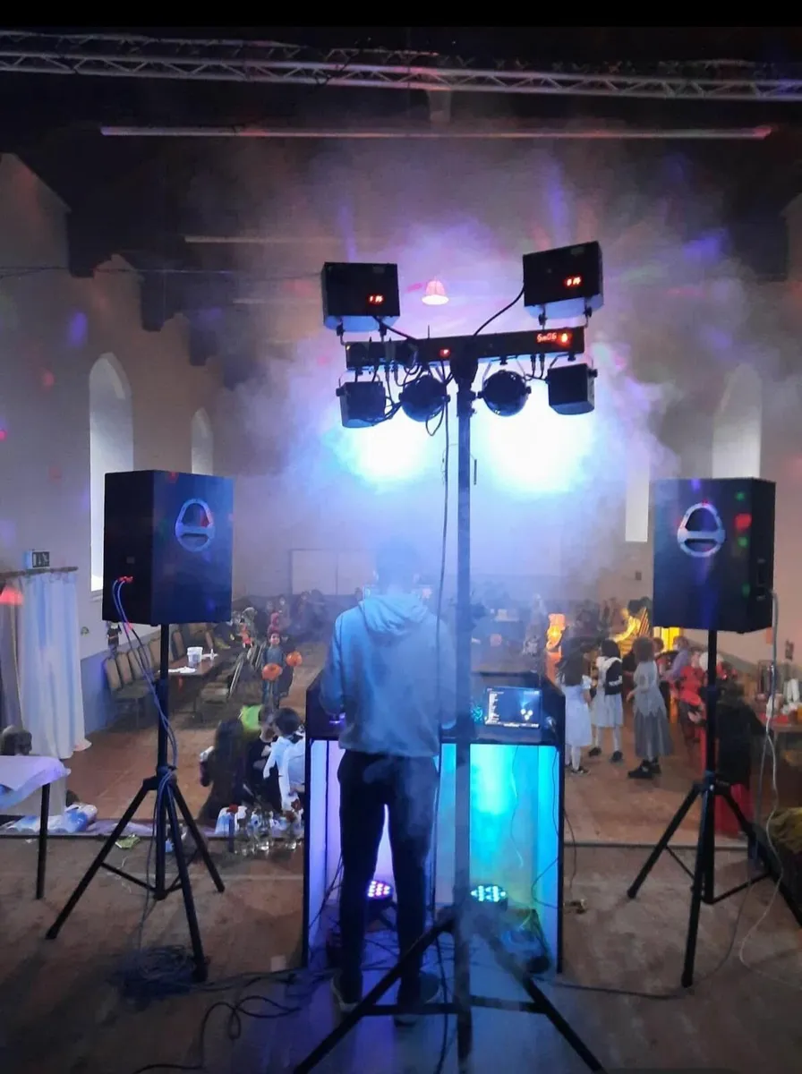 DJ Equipment - Image 4