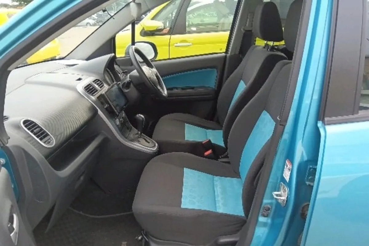 Suzuki Splash, Petrol,  automatic. - Image 3