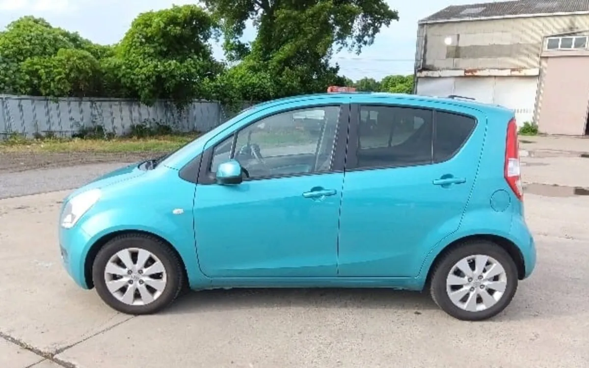 Suzuki Splash, Petrol,  automatic. - Image 1
