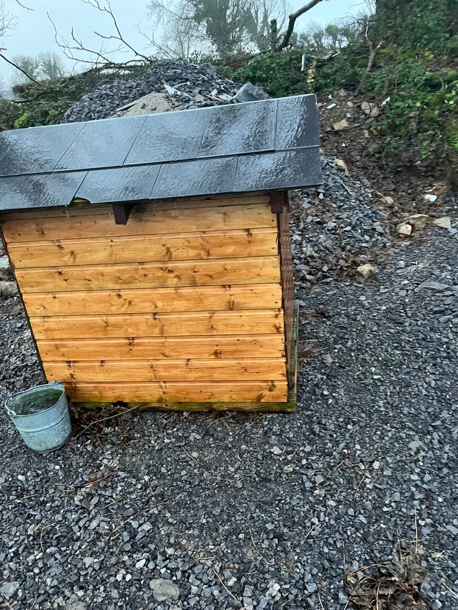 Dog kennel - Image 1