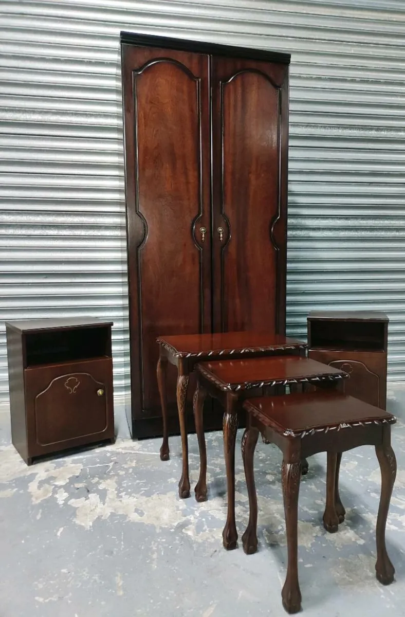 Solid Mahogany wardrobe bedroom set/delivery - Image 1