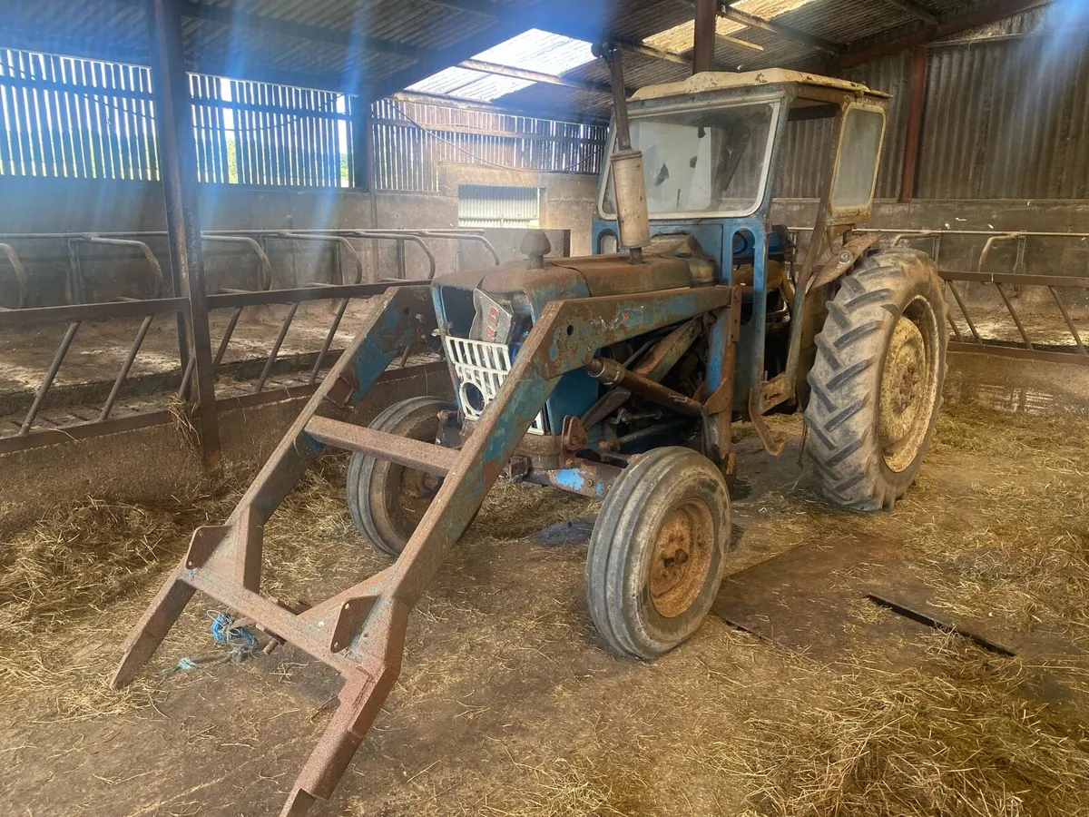 Ford 4000 loader - Image 1