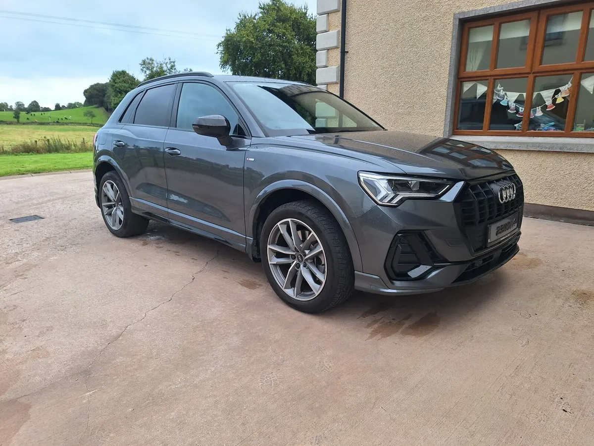 Audi q3 hybrid black edition - Image 1