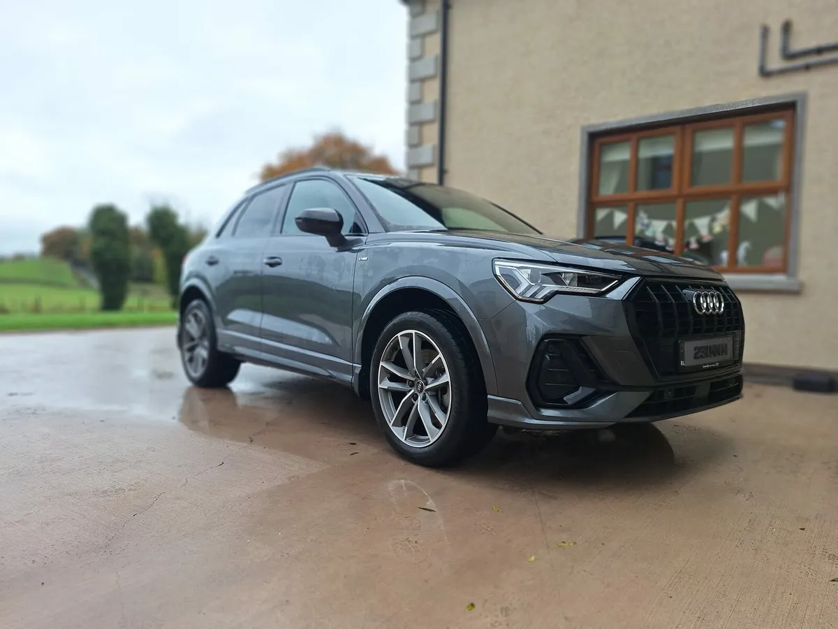 Audi q3 hybrid black edition - Image 2