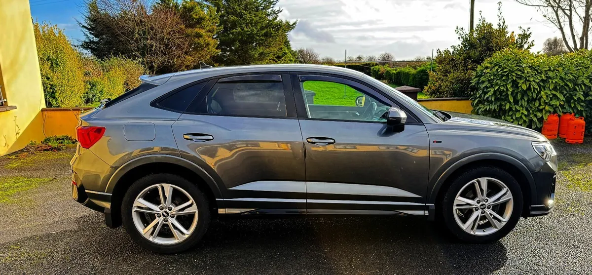 Audi Q3 2021 - Image 2