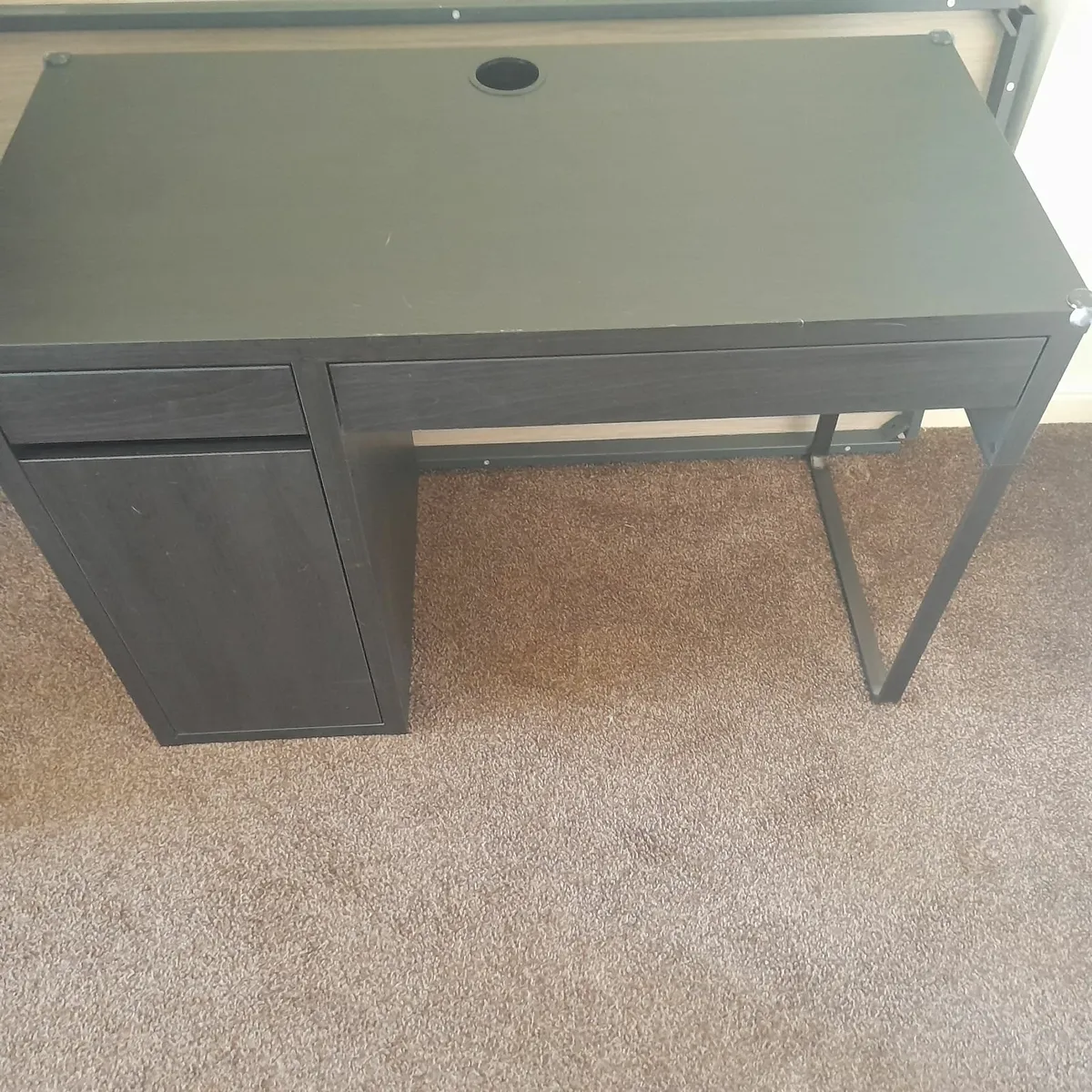 Computer table - Image 3