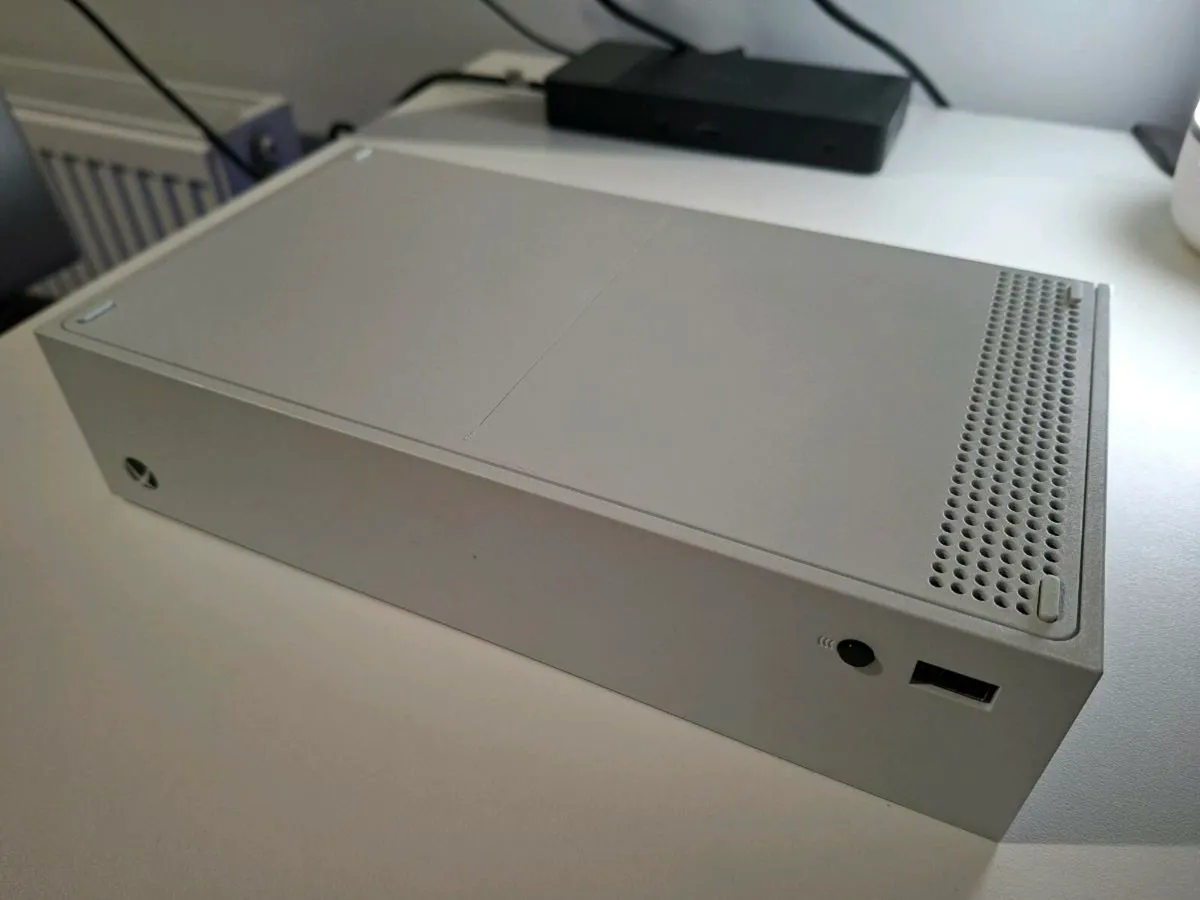 Xbox Series S (512 GB) - White - Image 3