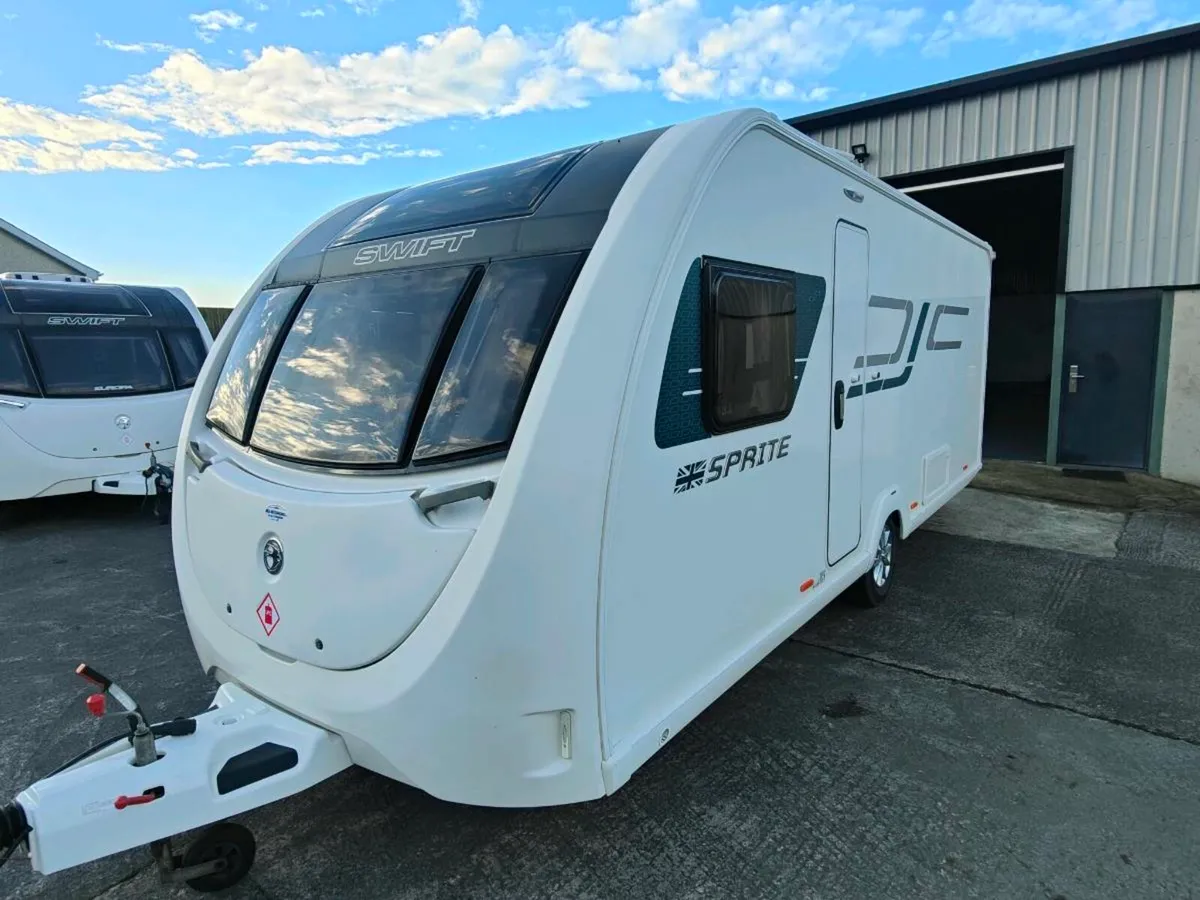 2018 Swift Sprite Major 4sb Island bed - Image 4