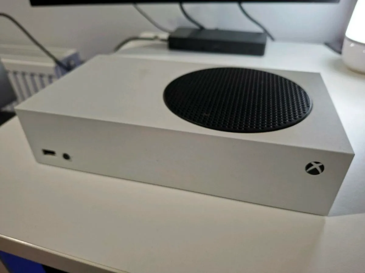 Xbox Series S (512 GB) - White - Image 2
