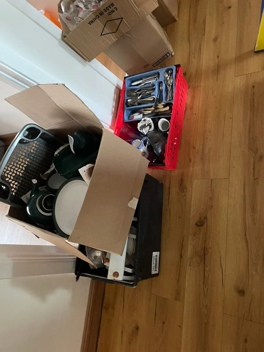 Kitchen units - Image 1