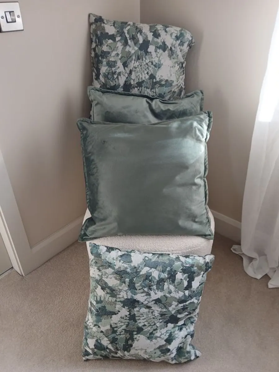 Cushions - Image 3