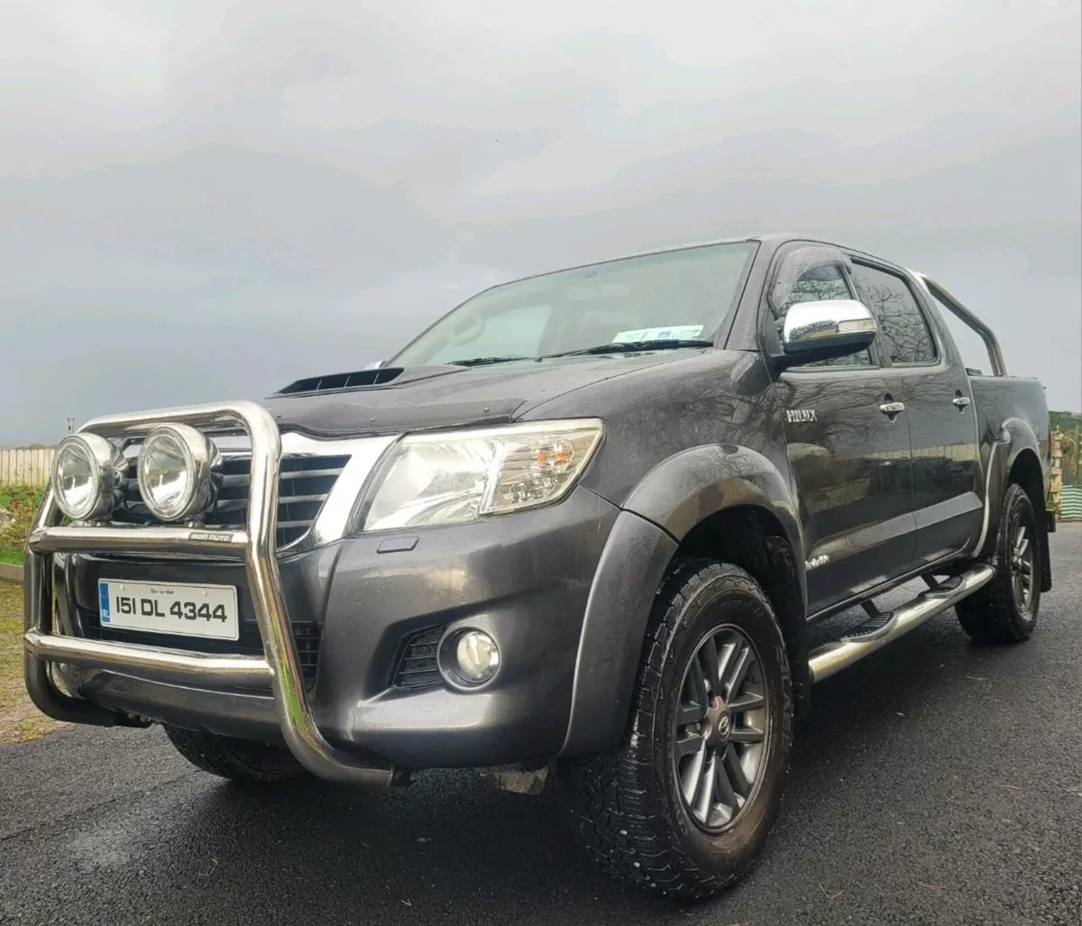 151 TOYOTA HILUX - Image 1