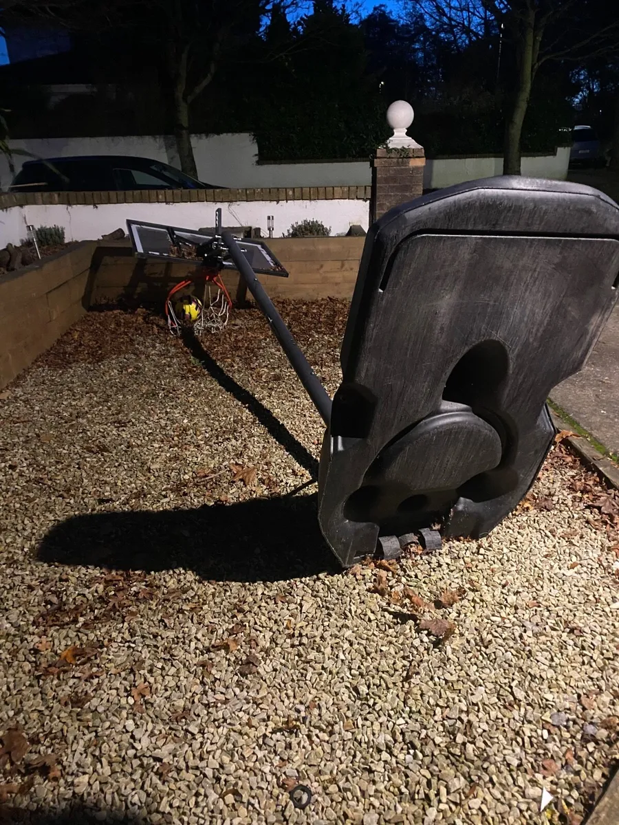 Basketball hoop - Image 1