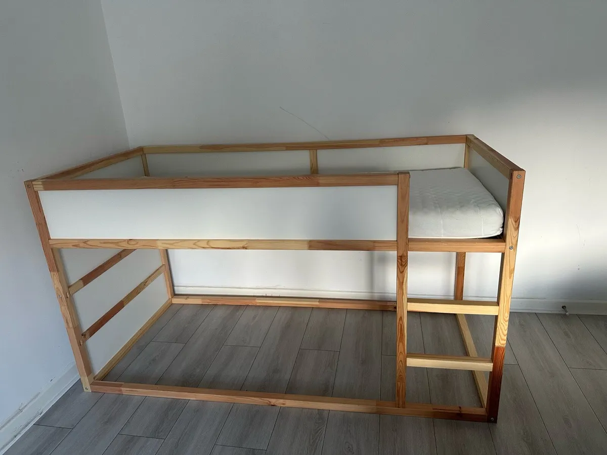 Single bed - Image 2