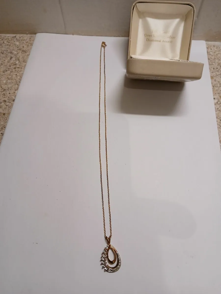 Pendant and chain - Image 1