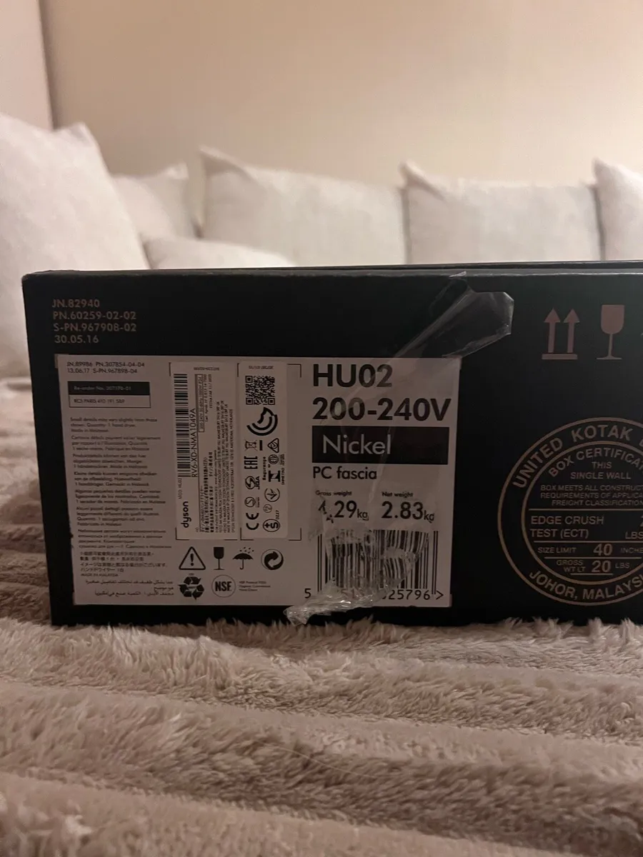 Dyson Airblade Hand Dryer - Image 4