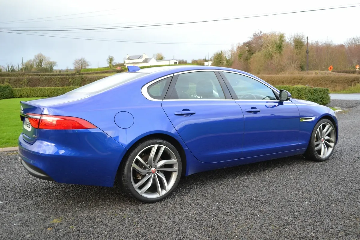 Jaguar XF 2017 - Image 3