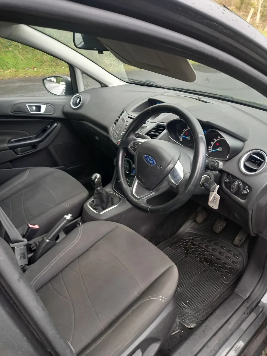 Ford Fiesta 2016 - Image 2
