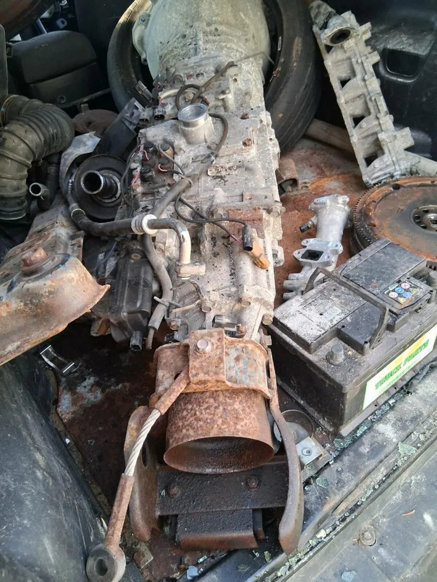 Mitsubishis for parts 2015 and 2008 - Image 4