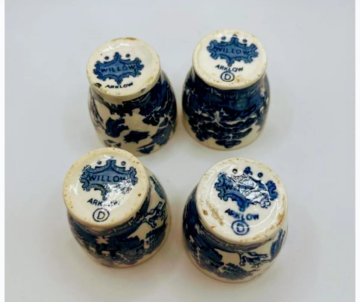 4 Arklow Pottey Blue Willow Egg Cups - Image 1
