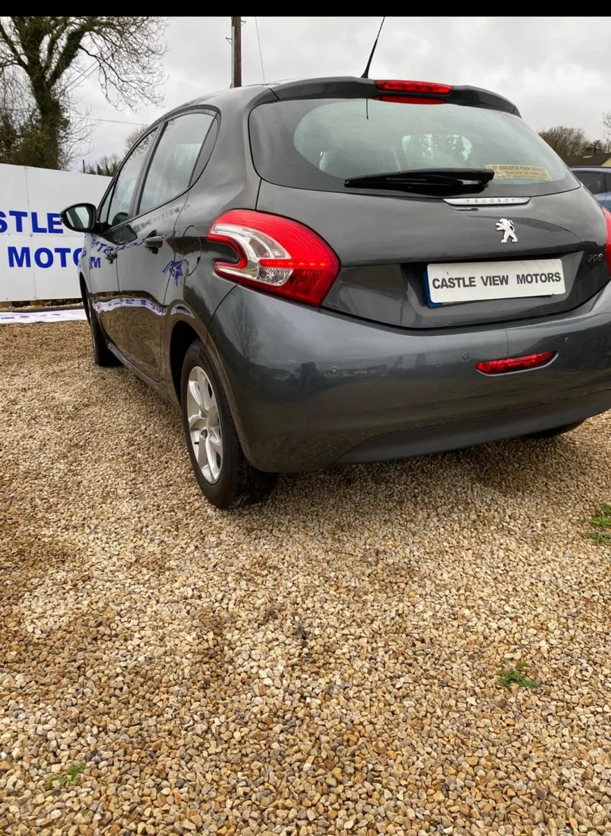 13 Peugeot 208 1.2 petrol mint - Image 3