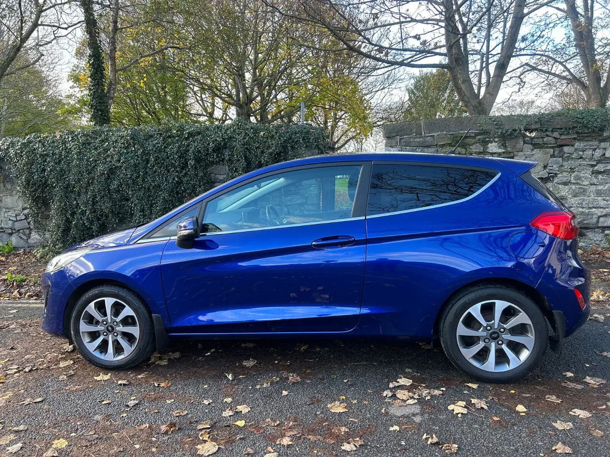 2017 FORD FIESTA ZETEC PETROL NCT NOVEMBER 2027 - Image 4