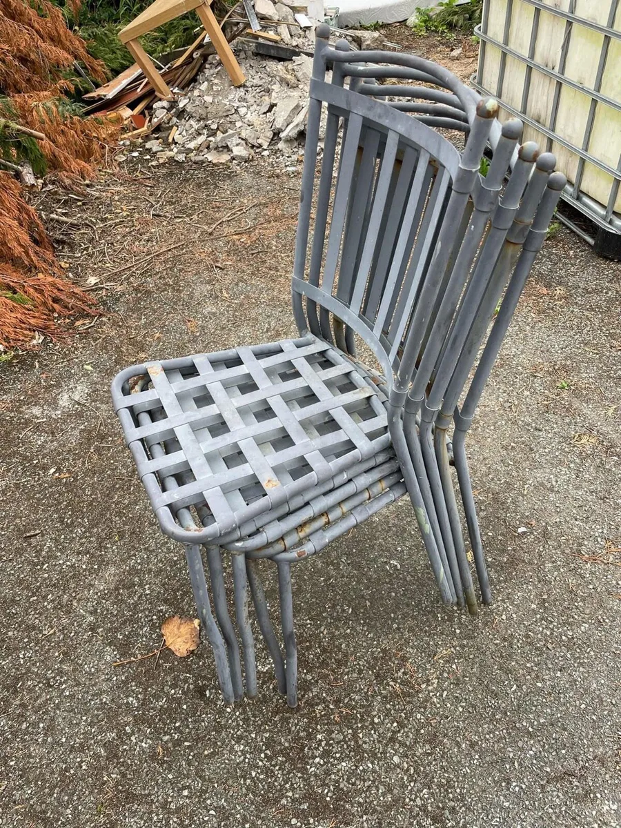 5 cast iron chairs - Image 1