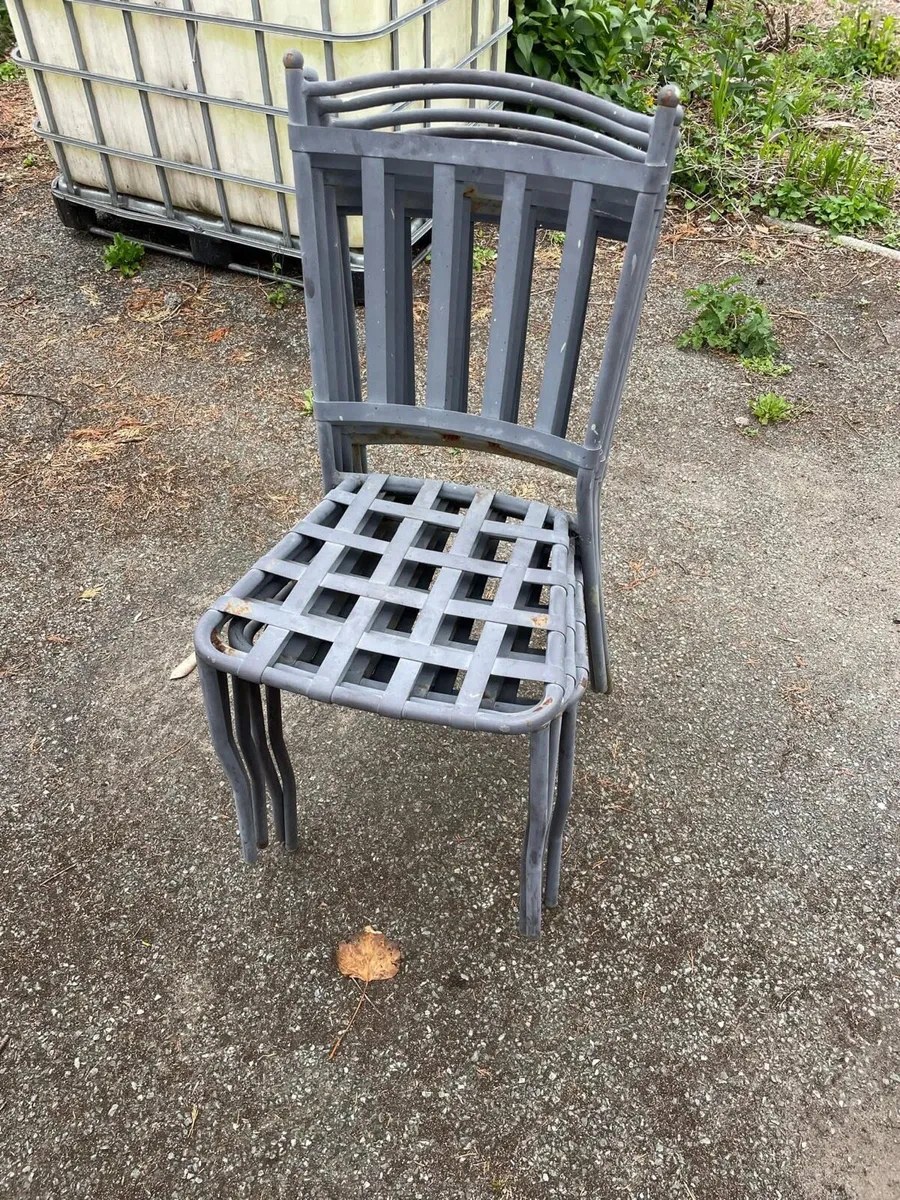 5 cast iron chairs - Image 4