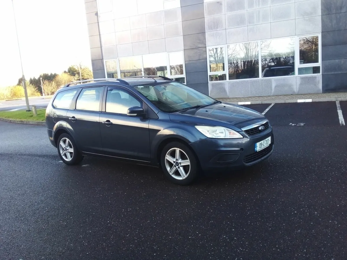 2009 FORD FOCUS ESTATE NCTD 1/27 - Image 1