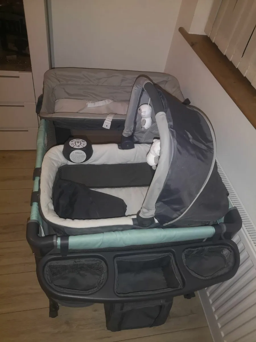 Travel Cot 5 in 1 - Image 2