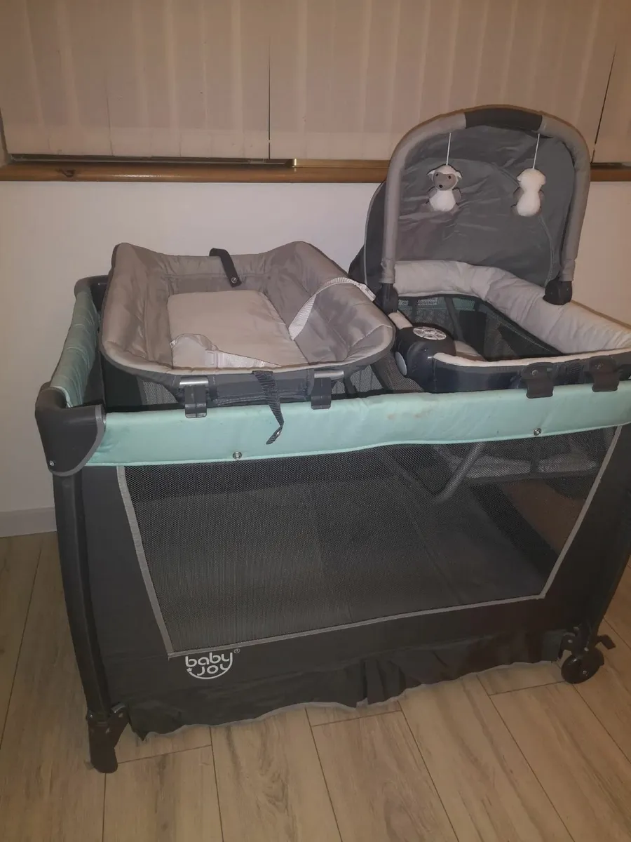 Travel Cot 5 in 1 - Image 3