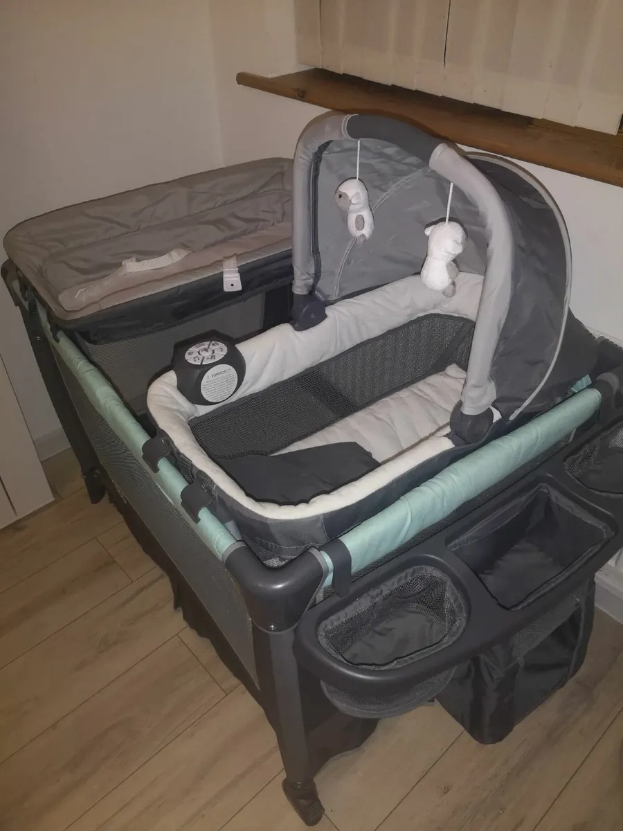 Travel Cot 5 in 1 - Image 1