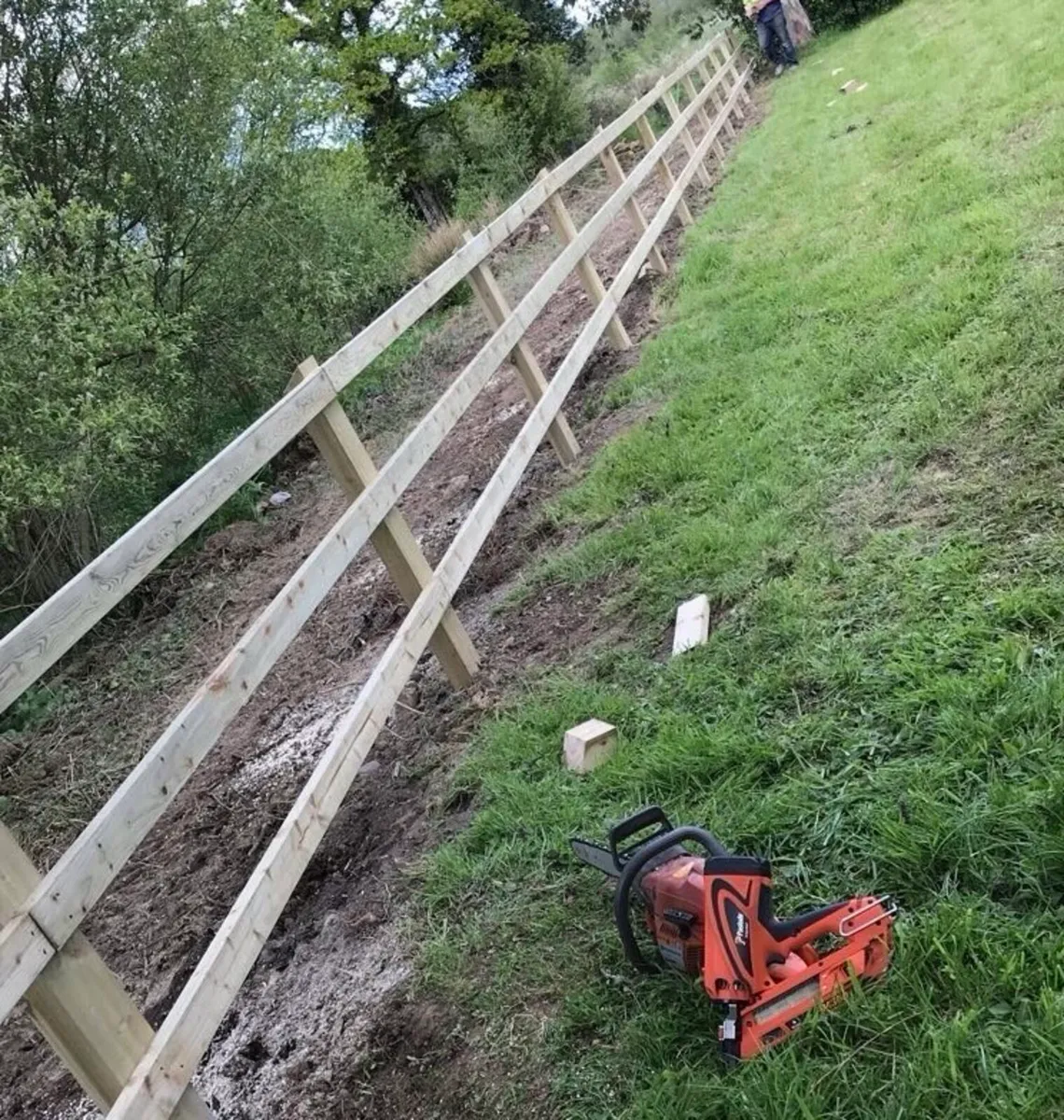 Fencing, concrete-Ground work/machine hire - Image 1