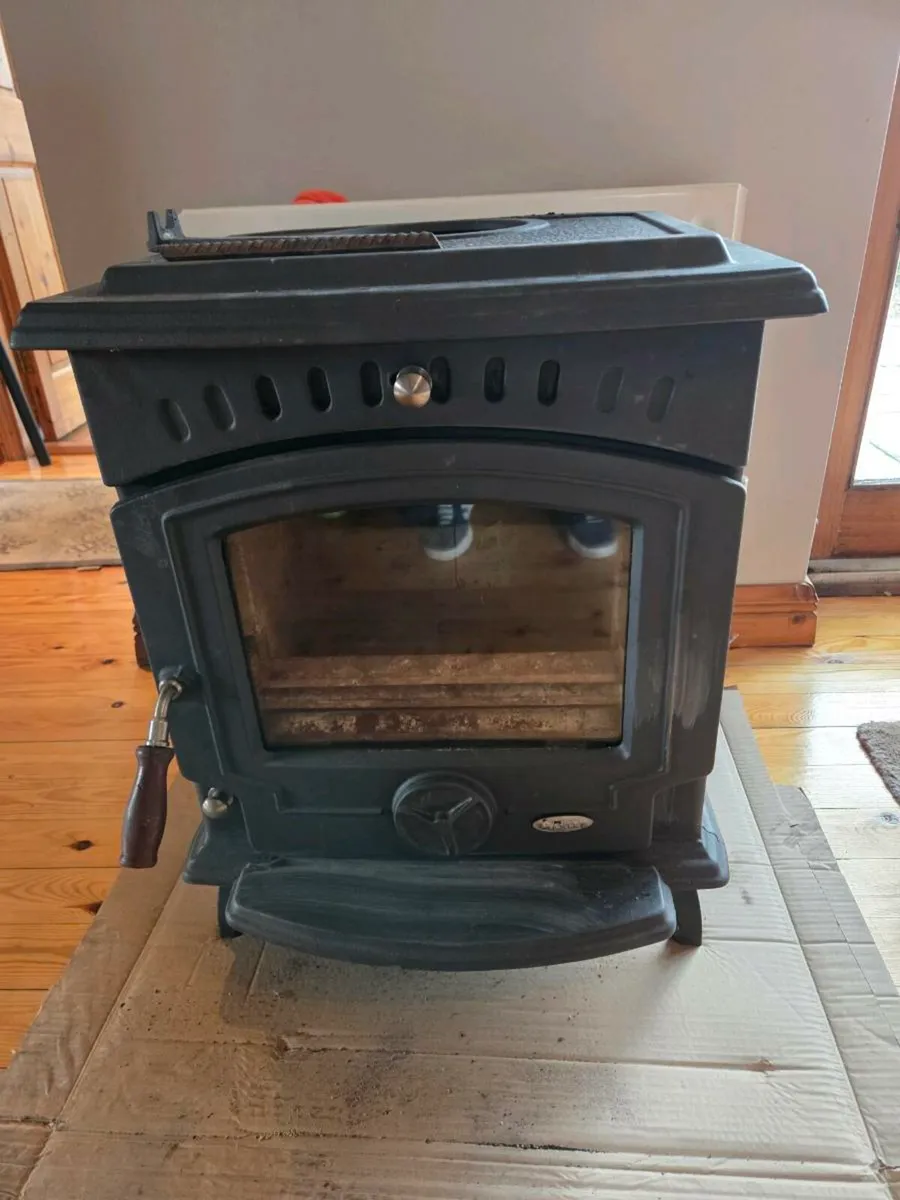 Tara Stanley 8kW Solid Fuel Stove - Image 1