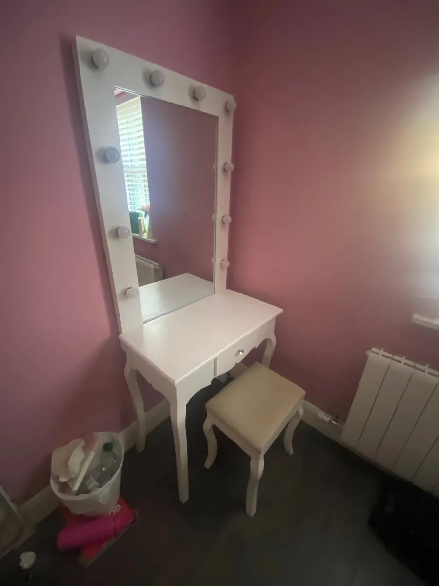 Hollywood Mirror /Dressing Table - Image 2