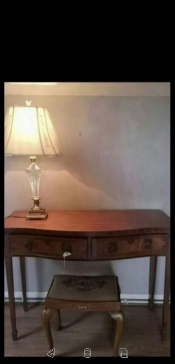 **CLEARANCE** - Stunning Console Table - - Image 1