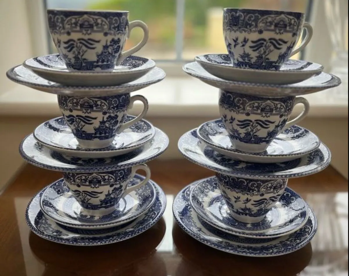 Blue Willow vintage 6 trios - Image 3