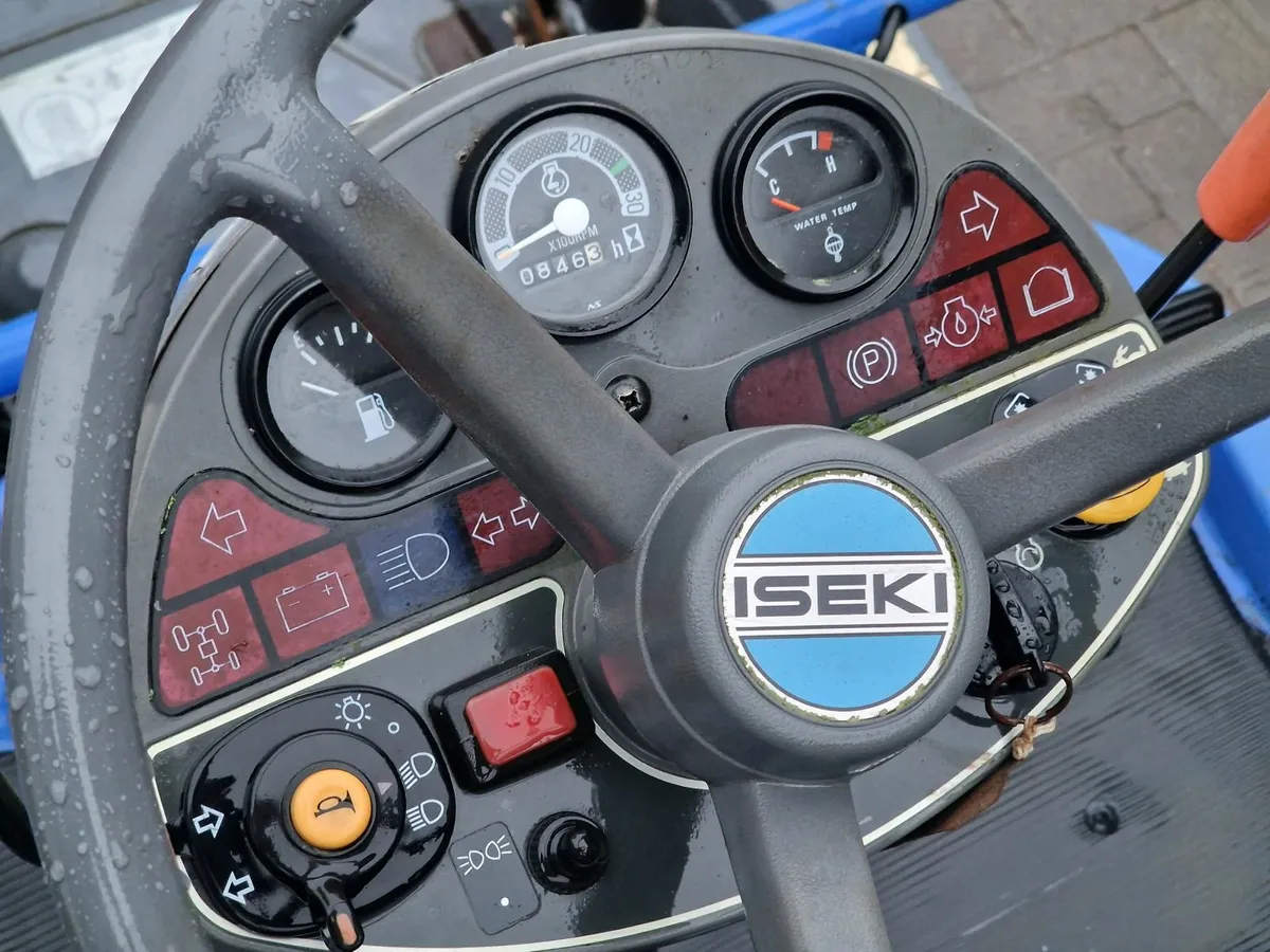 2021 ISEKI SF370 ride on mower lawnmower 800 hrs - Image 3
