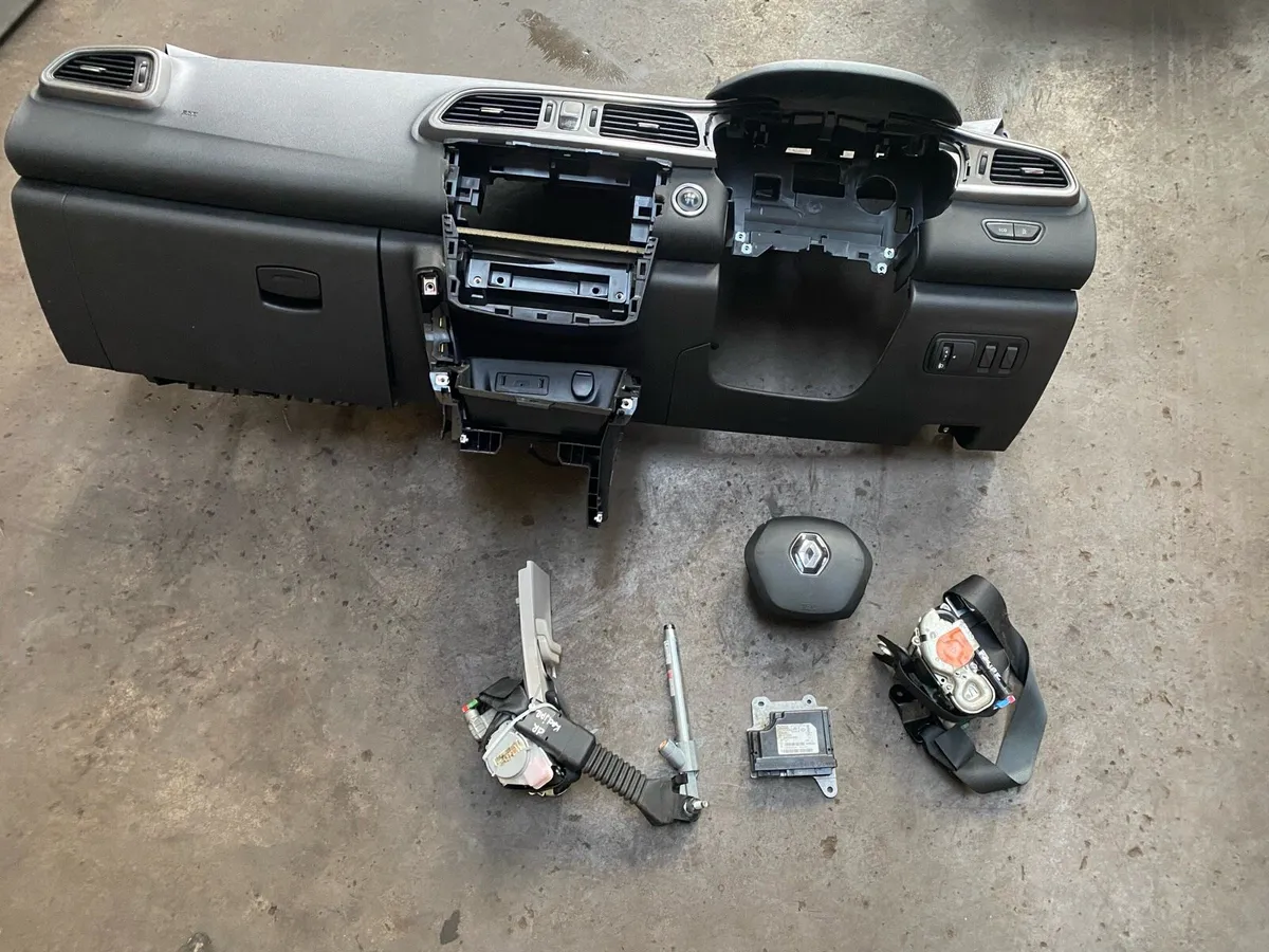 Renault Kadjar Dashboard kit,seat belts ECU - Image 4