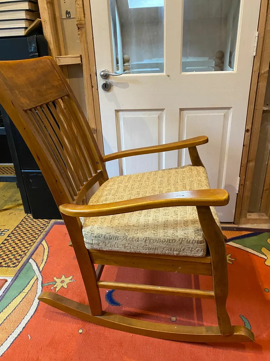 Solid wood rocking chair - Image 2