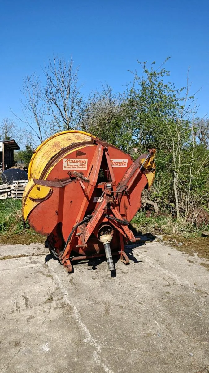 Tomahawk 4040 bale shredder - Image 1