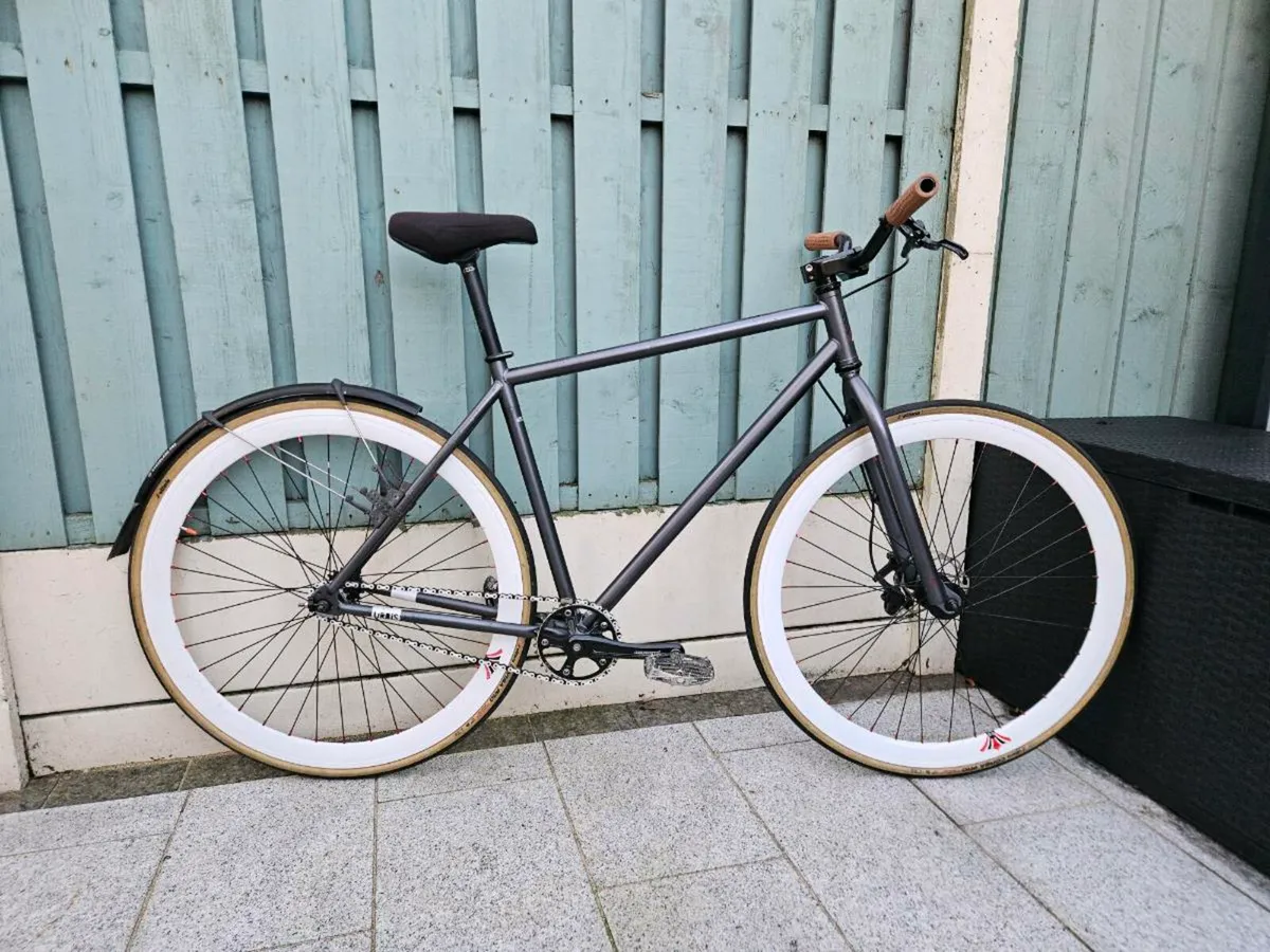 Redline Urbis - Image 1