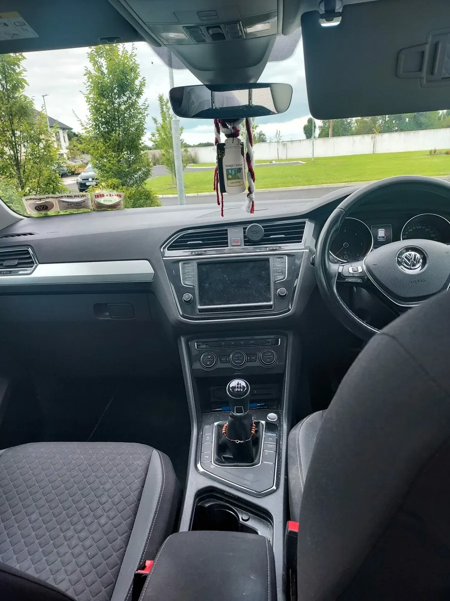 2017 Volkswagen Tiguan Comfortline - Image 2