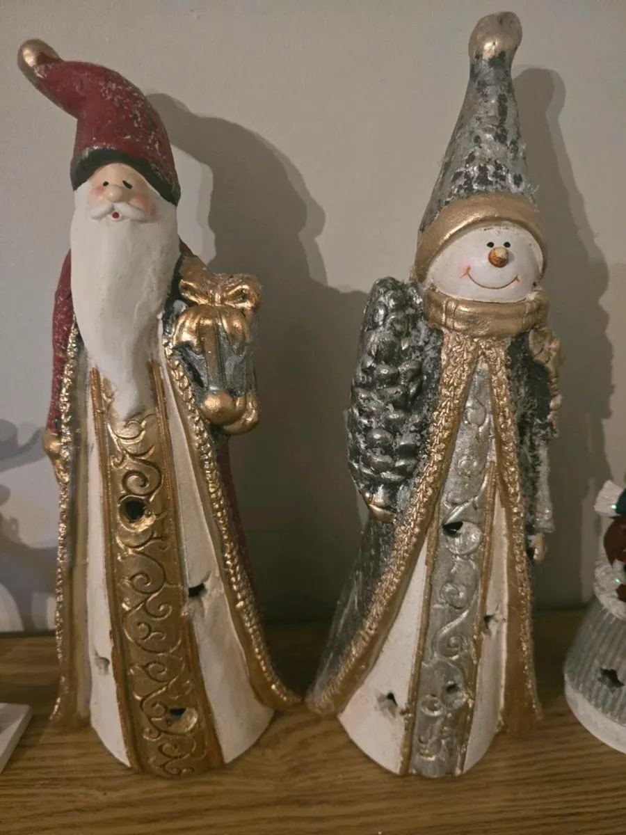 Christmas Santa and snowman figurines - Image 1