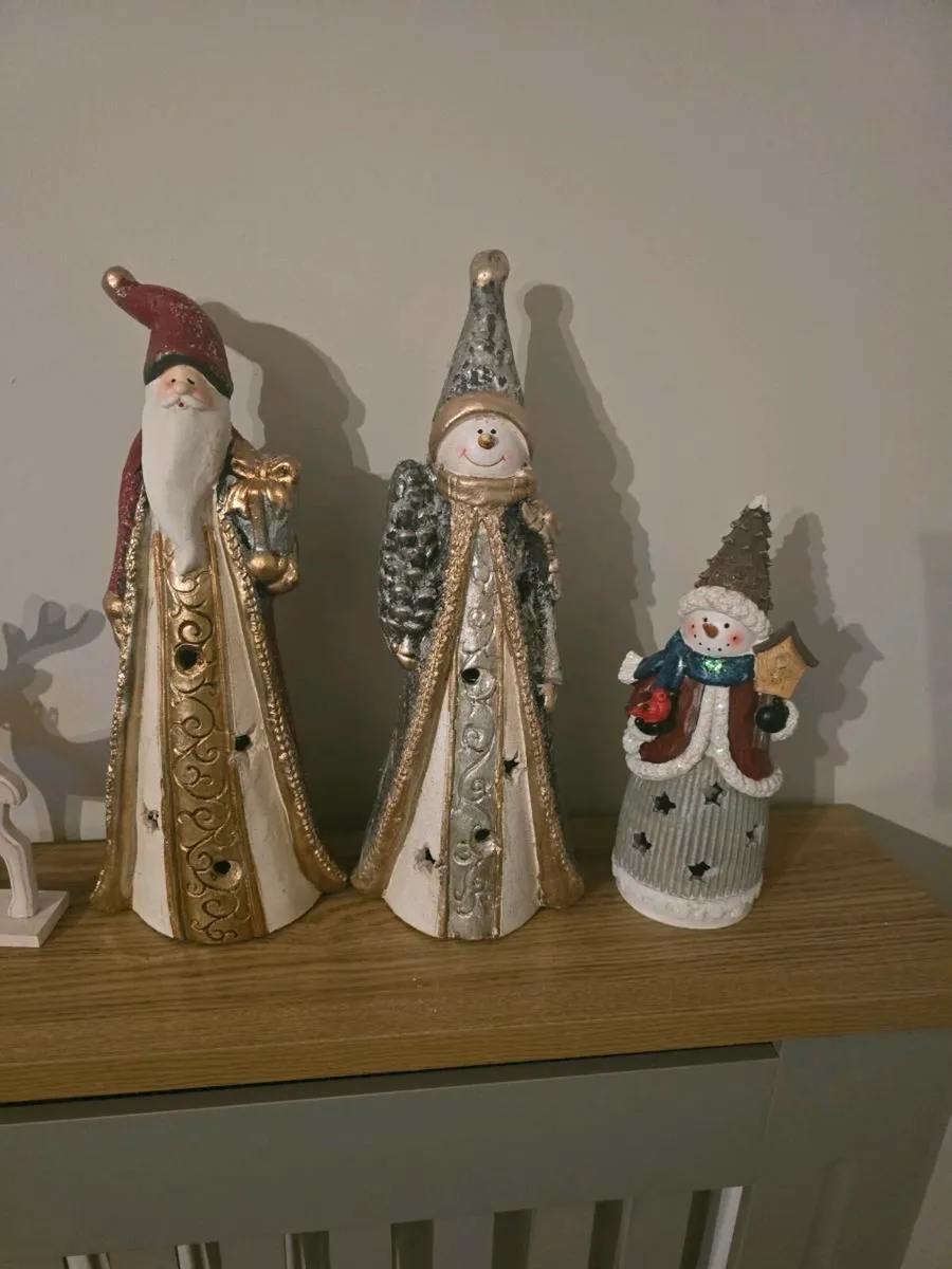 Christmas Santa and snowman figurines - Image 3