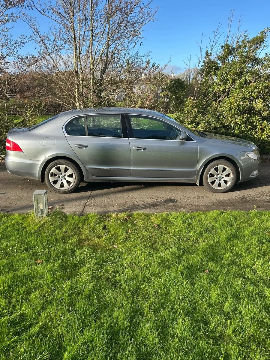 Skoda Superb 2010 - Image 4